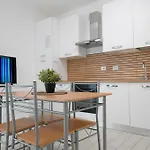 Casa Ideale Tim Appartmanti Moderni Vicina Al Centro Διαμέρισμα