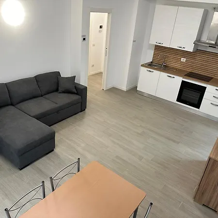 Casa Ideale Tim Appartmanti Moderni Vicina Al Centro شقة
