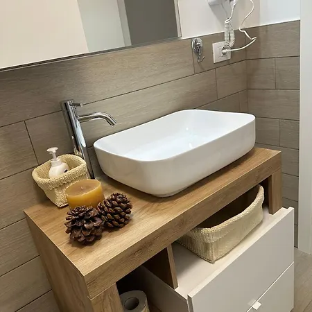 Casa Ideale Tim Appartmanti Moderni Vicina Al Centro Apartment *