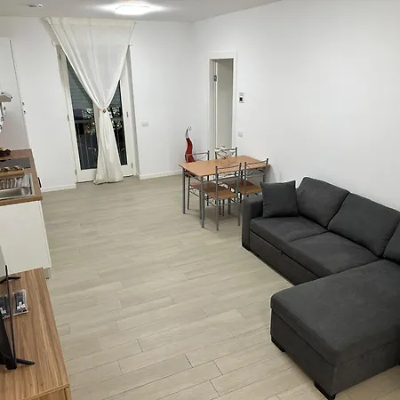 Casa Ideale Tim Appartmanti Moderni Vicina Al Centro Apartament