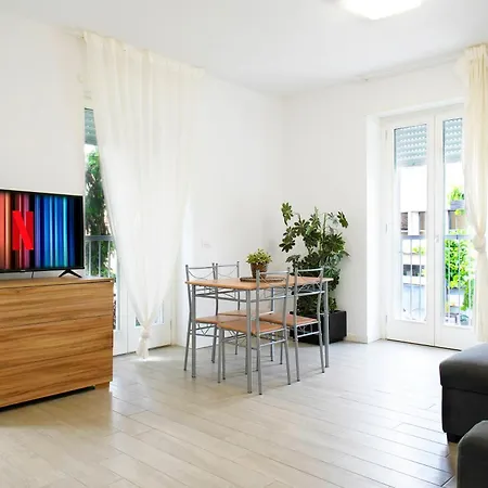 Casa Ideale Tim Appartmanti Moderni Vicina Al Centro شقة ليكو