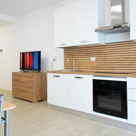 Casa Ideale Tim Appartmanti Moderni Vicina Al Centro * ليكو