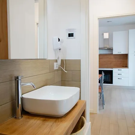 شقة Casa Ideale Tim Appartmanti Moderni Vicina Al Centro