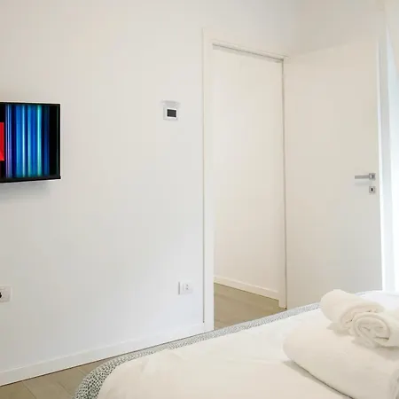 Casa Ideale Tim Appartmanti Moderni Vicina Al Centro Apartment