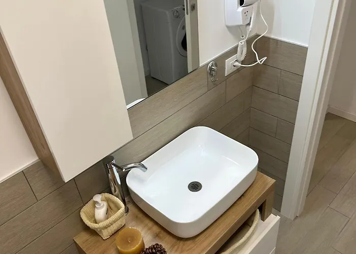 Lägenhet Casa Ideale Tim Appartmanti Moderni Vicina Al Centro Lecco