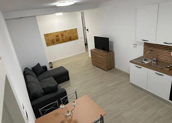 Lejlighed Casa Ideale Tim Appartmanti Moderni Vicina Al Centro Lecco