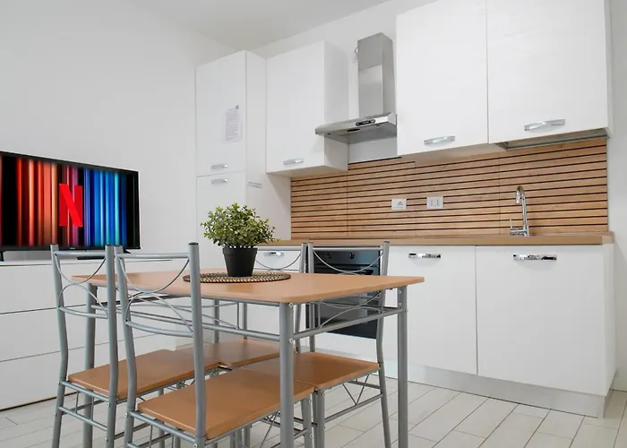 Casa Ideale Tim Appartmanti Moderni Vicina Al Centro Lägenhet