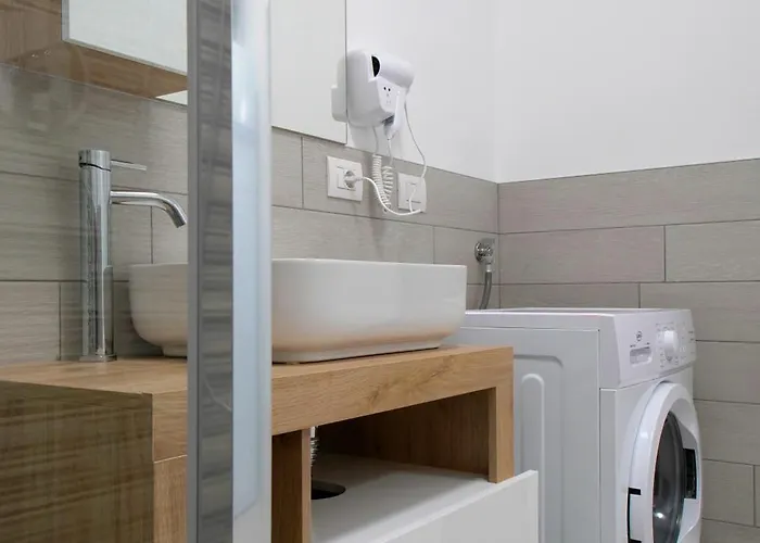 Casa Ideale Tim Appartmanti Moderni Vicina Al Centro Lägenhet