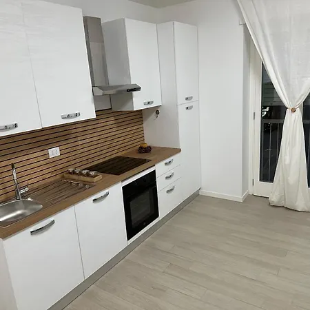 Casa Ideale Tim Appartmanti Moderni Vicina Al Centro דירה *