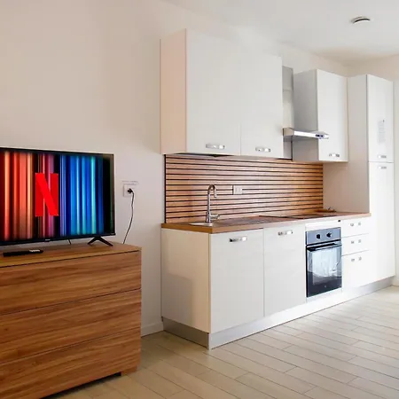 דירה Casa Ideale Tim Appartmanti Moderni Vicina Al Centro לקו