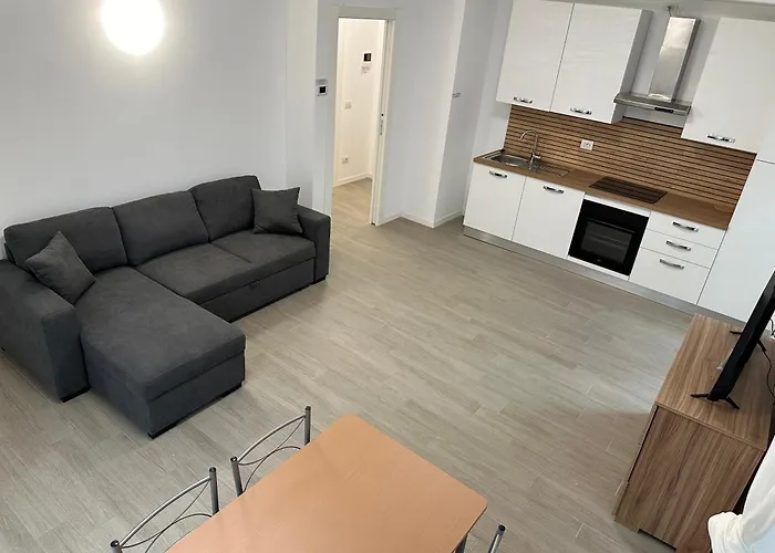 Casa Ideale Tim Appartmanti Moderni Vicina Al Centro Apartamento